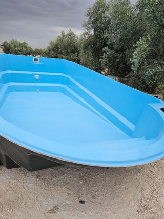 Piscina poliéster 7,50x3,50m