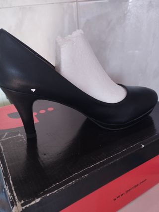 Zapatos negros de tacón