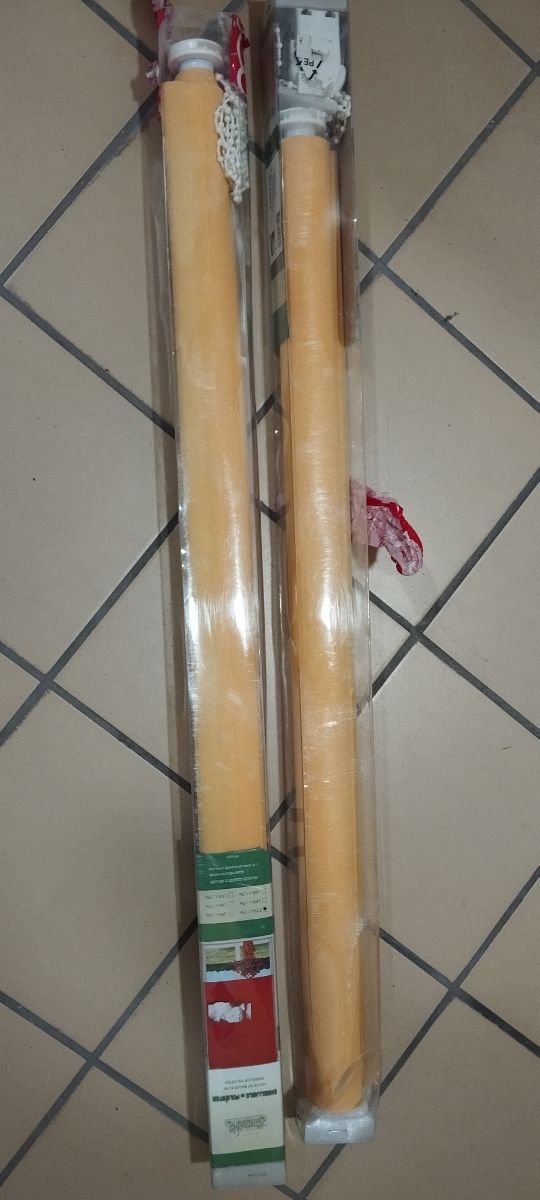 2 Stores enrollables amarillos