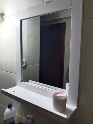Espejo baño blanco con repisa