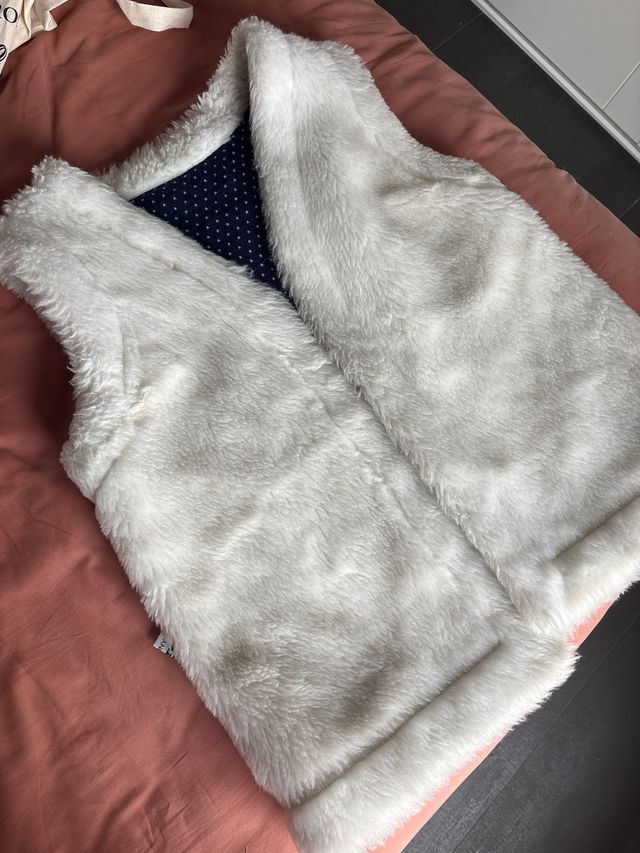 Gilet blanco de pelo sintético