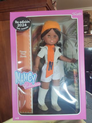 Nancy Mini Shorts 2024: Muñeca Coleccionable