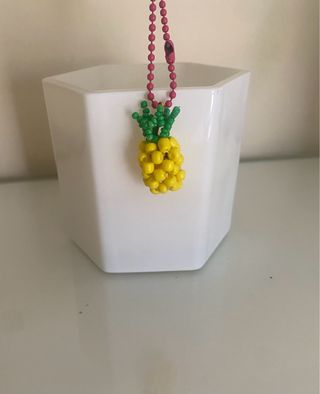 Colgante piña hecho a mano.