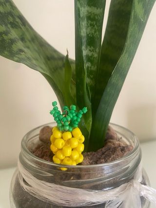 Colgante piña hecho a mano.