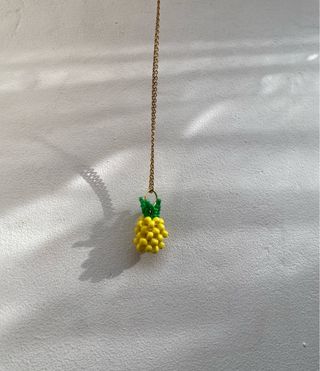 Colgante piña hecho a mano.