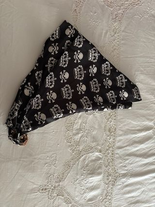 Pashmina teschi bianco-nero