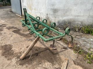 Arado cultivador  1,9 metros herramienta agrícola