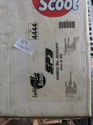 Escape LeoVince Scoot Honda SH