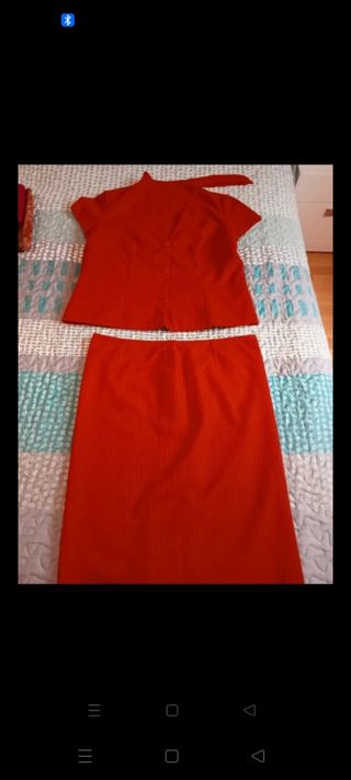 Conjunto falda y blusa rojo hecho a mano