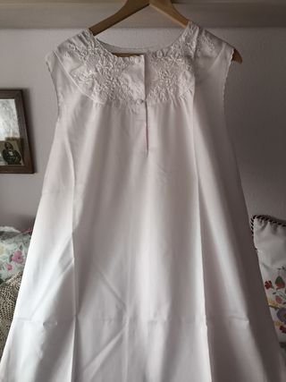 Camisón rosa bordado - Talla M