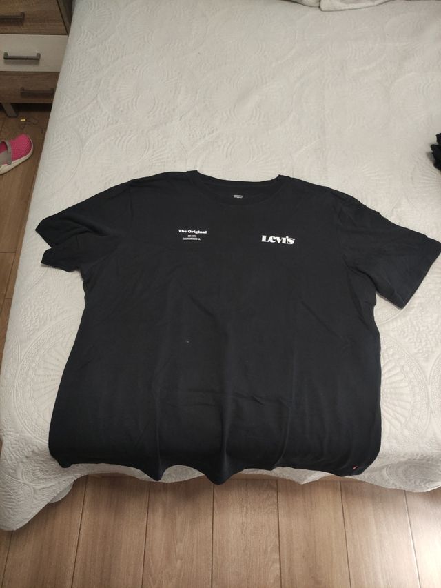 5 Camisetas Levi's - Gris y Negra