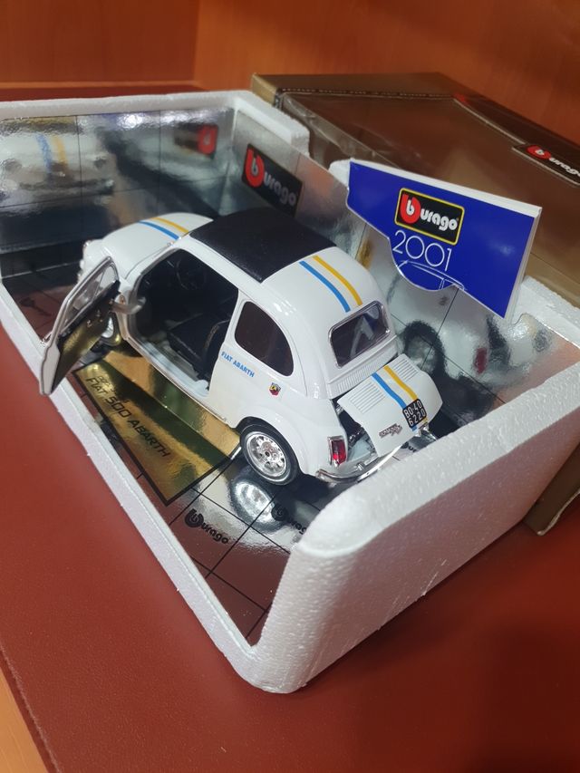 Fiat 500 Abarth Bburago scala da  1/16