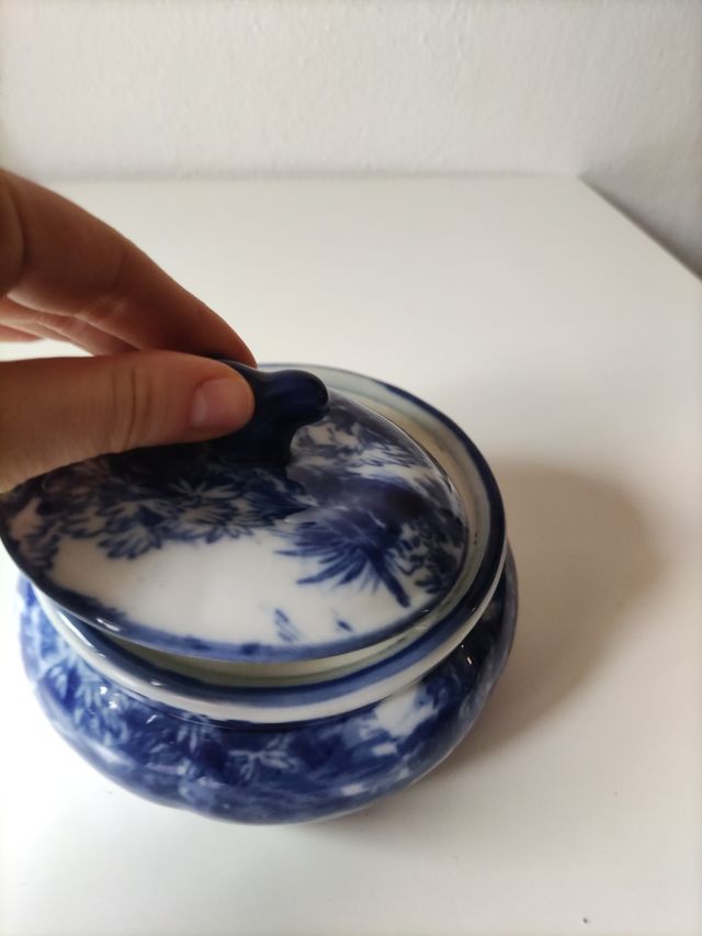 Cuenco cerámico azul y blanco