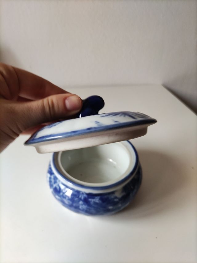 Cuenco cerámico azul y blanco