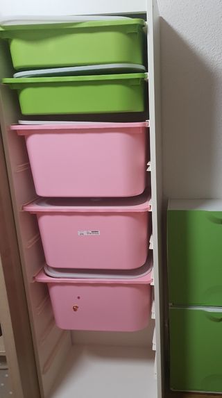 Mueble y cajas de
almacenaje Ikea - Verde Rosa