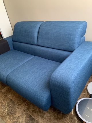 Sofá diseño Chester azul + 2 puffs
