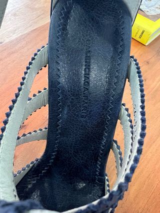 Sandalias cuña Balenciaga azul marino. nuevas.
