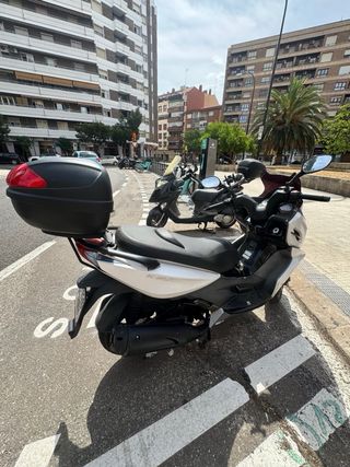 Moto Scooter 125cc. KYMCO K-XCT