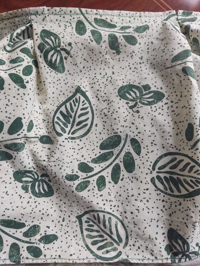 Cortina estampada beige y verde