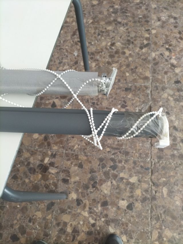 Estores enrollables - Gris y Negro