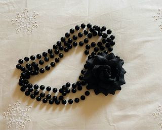 TOCADO FLOR PARA CUELLO O SOLAPA