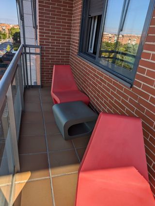 2 butacas terraza rojas + mesita