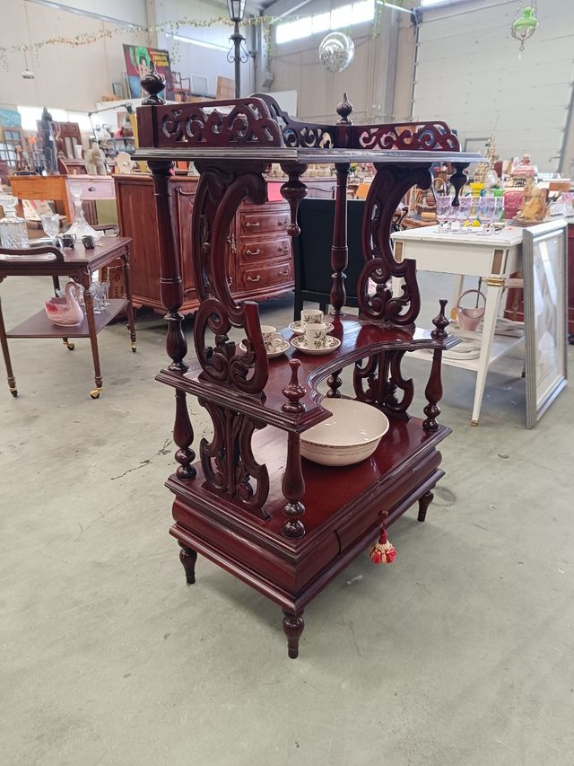 Mueble estantería victoriana