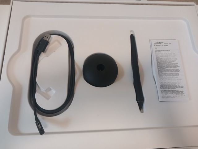 Wacom Intuos Pro PTH-660 - Tavoletta grafica