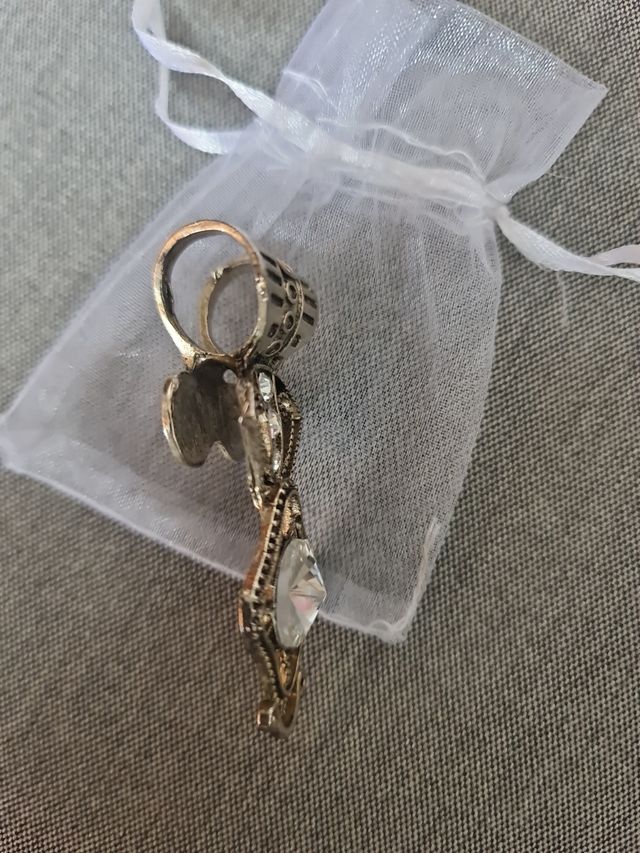 Colgante para pañuelos o cordón plateado