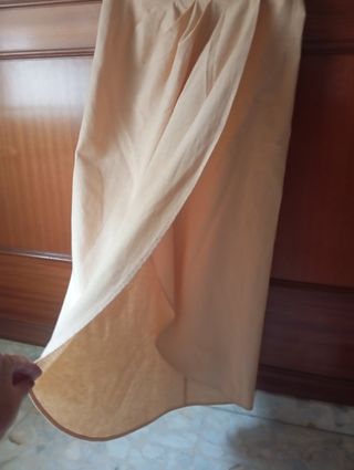 Falda midi beige Zara