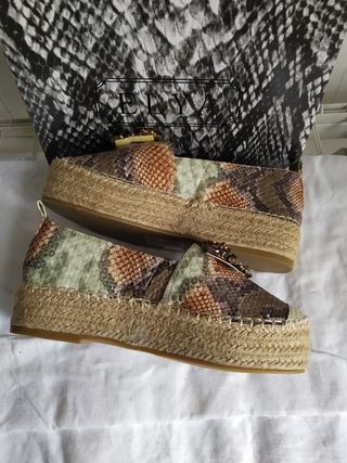 Alpargatas mujer estampadas serpiente
