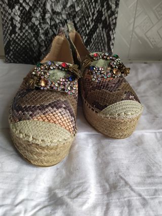 Alpargatas mujer estampadas serpiente