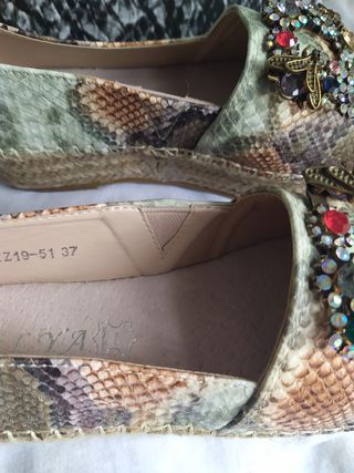 Alpargatas mujer estampadas serpiente
