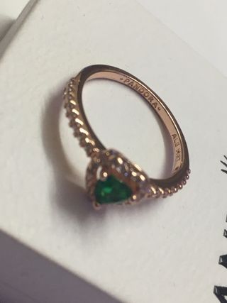 Anillo Pandora corazón verde