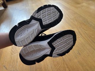 Zapatillas Fila - Negras y Blancas