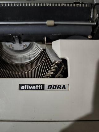 Máquina escribir Olivetti Dora Años 70