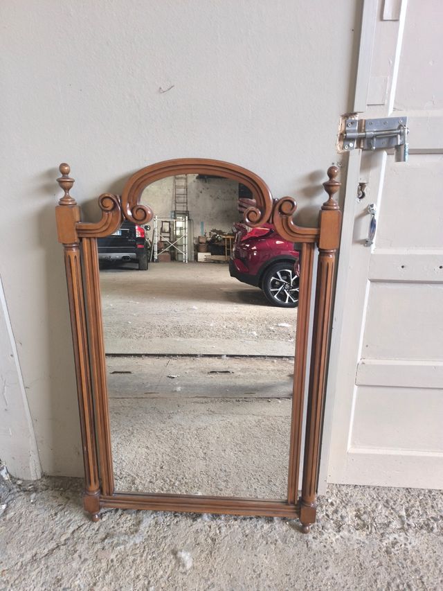 Espejo madera marrón antiguo