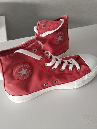 Converse color coral/rojizo altas