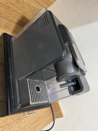 Cafetera Nespresso De'Longhi Lattissima