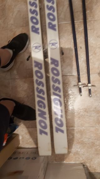 Esquís Rossignol + Bastones