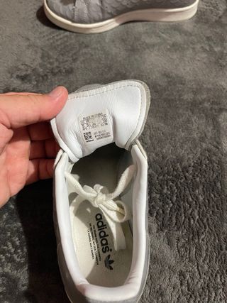 Adidas Stan Smith grises efecto piel de serpiente