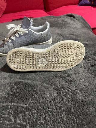 Adidas Stan Smith grises efecto piel de serpiente