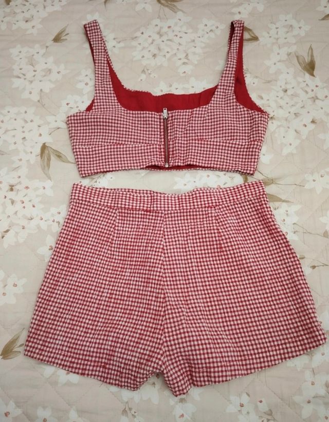Conjunto top corto y shorts vichy rojo