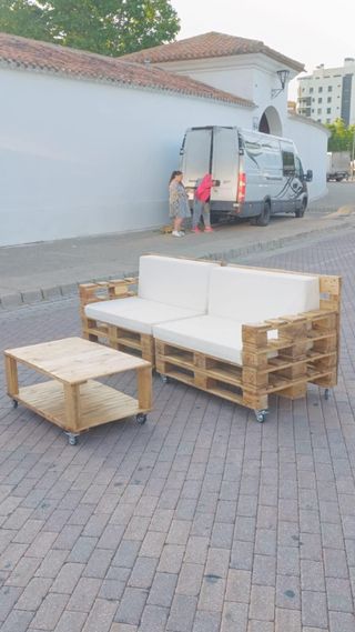 Sofá y mesa de palets