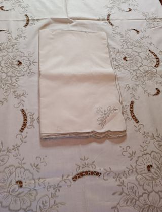 Mantel bordado antiguo - Algodón