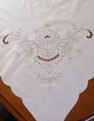Mantel bordado antiguo - Algodón