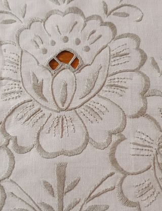 Mantel bordado antiguo - Algodón