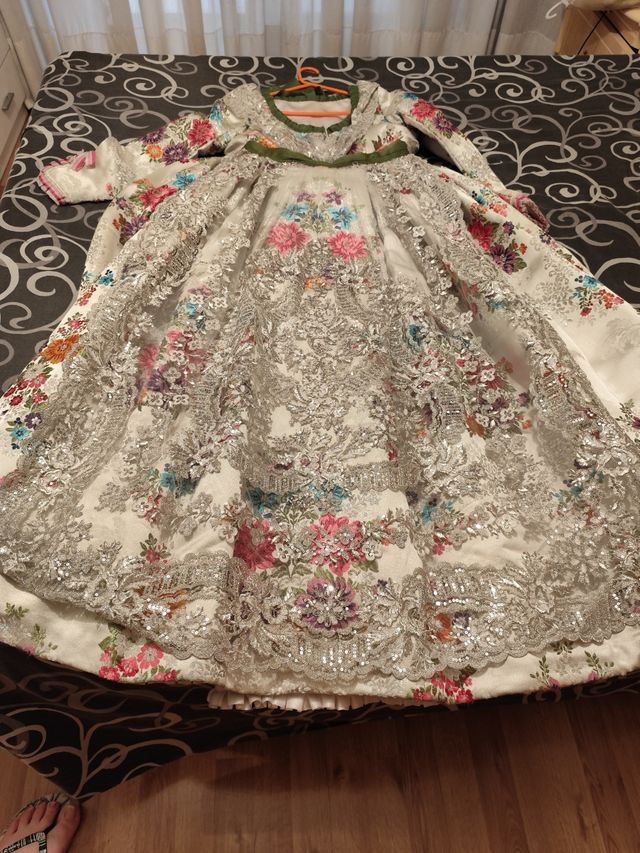 Traje Fallera: falda y dos corpiños