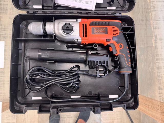 BLACK & DECKER Taladro percutor 1100W KR1102K-QS