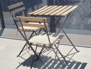 Mesa y 2 sillas plegables jardín